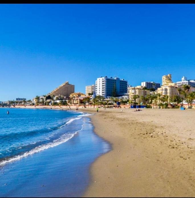 Iris Vistas Sea & Sun Benalmadena Apartment Luaran gambar