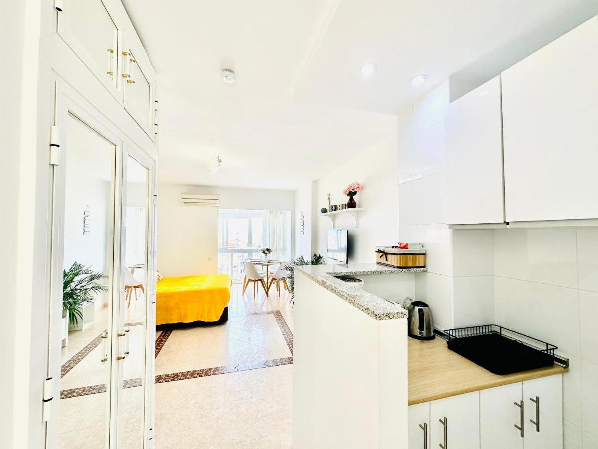 Iris Vistas Sea & Sun Benalmadena Apartment Luaran gambar