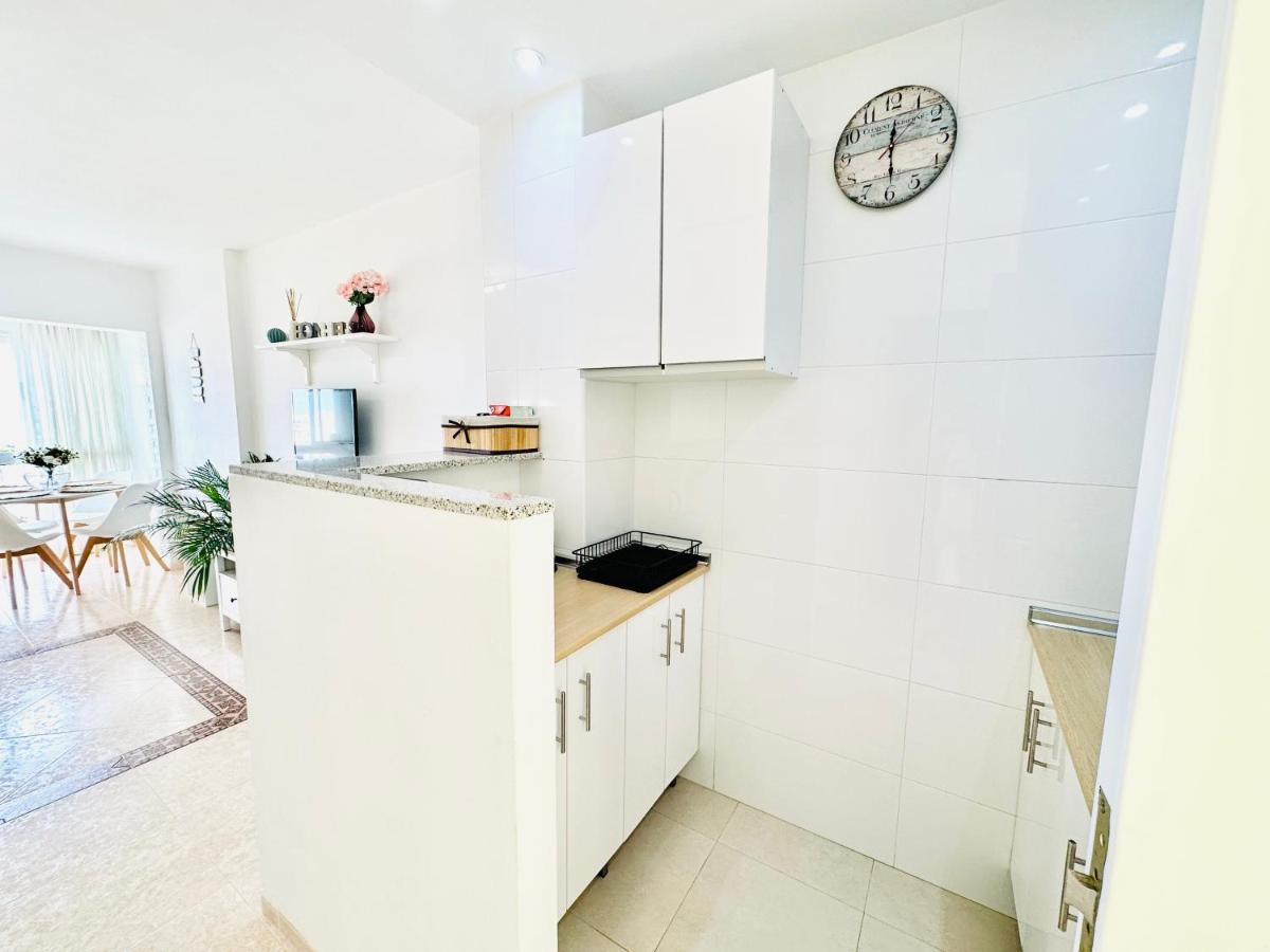 Iris Vistas Sea & Sun Benalmadena Apartment Luaran gambar